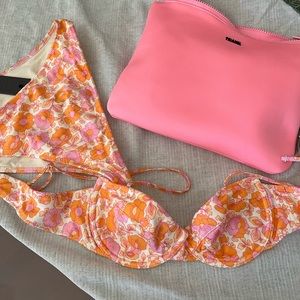 Triangle swimwear. Bikini. Size M. Pink floral.